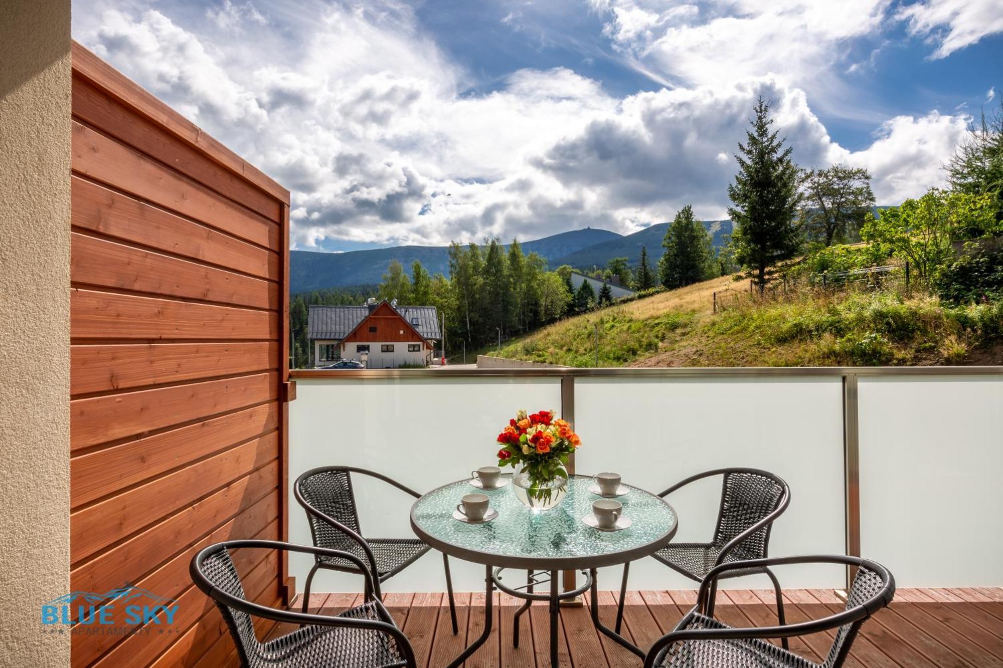 Apartamenty Bluesky - Karkonoska 13, Z Widokiem Na Gory, Blisko Szlakow I Wyciagow, W Zielonej Okolicy كارباش الغرفة الصورة